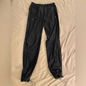 On Running Men’s “Track pants” size S